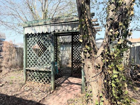 Tiny photo for 310 W Linden Avenue, Logansport, IN 46947 (MLS # 202610123)