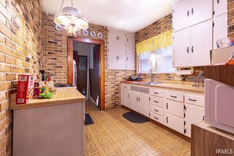 Tiny photo for 310 W Linden Avenue, Logansport, IN 46947 (MLS # 202610123)