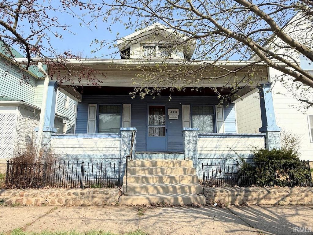 Photo of 310 W Linden Avenue, Logansport, IN 46947 (MLS # 202610123)