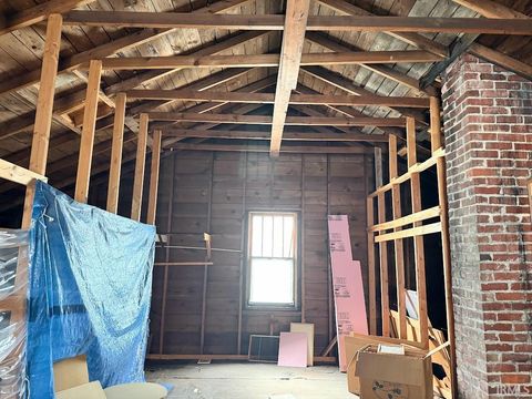 Tiny photo for 310 W Linden Avenue, Logansport, IN 46947 (MLS # 202610123)