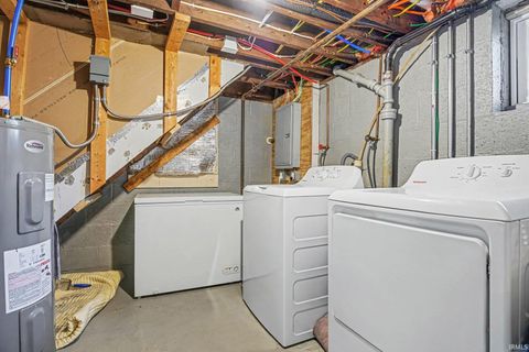 Tiny photo for 211 E Battell Street, Mishawaka, IN 46545 (MLS # 202612687)