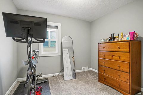 Tiny photo for 211 E Battell Street, Mishawaka, IN 46545 (MLS # 202612687)