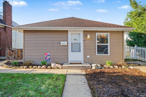 Photo of 211 E Battell Street, Mishawaka, IN 46545 (MLS # 202612687)