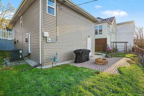 Tiny photo for 211 E Battell Street, Mishawaka, IN 46545 (MLS # 202612687)