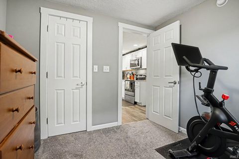 Tiny photo for 211 E Battell Street, Mishawaka, IN 46545 (MLS # 202612687)