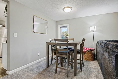 Tiny photo for 211 E Battell Street, Mishawaka, IN 46545 (MLS # 202612687)