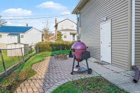 Tiny photo for 211 E Battell Street, Mishawaka, IN 46545 (MLS # 202612687)