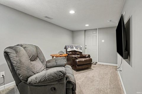 Tiny photo for 211 E Battell Street, Mishawaka, IN 46545 (MLS # 202612687)