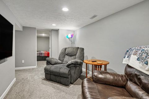 Tiny photo for 211 E Battell Street, Mishawaka, IN 46545 (MLS # 202612687)