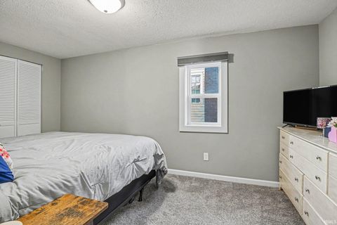 Tiny photo for 211 E Battell Street, Mishawaka, IN 46545 (MLS # 202612687)