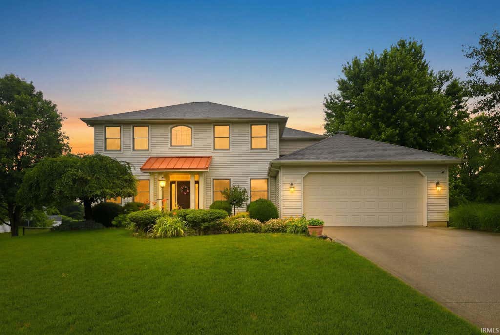 Photo of 4092 E Oldfield Drive, Leesburg, IN 46538 (MLS # 202623542)