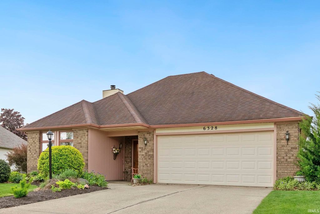 Photo of 6328 Baychester Drive, Fort Wayne, IN 46815 (MLS # 202615927)