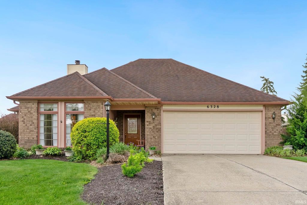Photo of 6328 Baychester Drive, Fort Wayne, IN 46815 (MLS # 202615927)