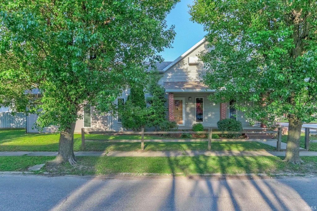 Photo of 728 S Gibson Street, Princeton, IN 47670 (MLS # 202618826)