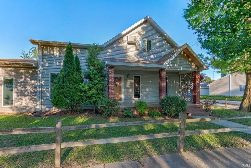 Photo of 728 S Gibson Street, Princeton, IN 47670 (MLS # 202618826)