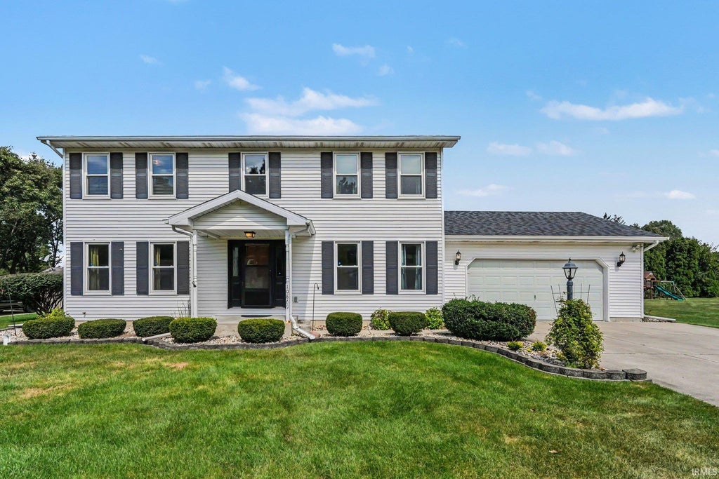 Photo of 10869 Del Rey Drive, Osceola, IN 46561 (MLS # 202629178)