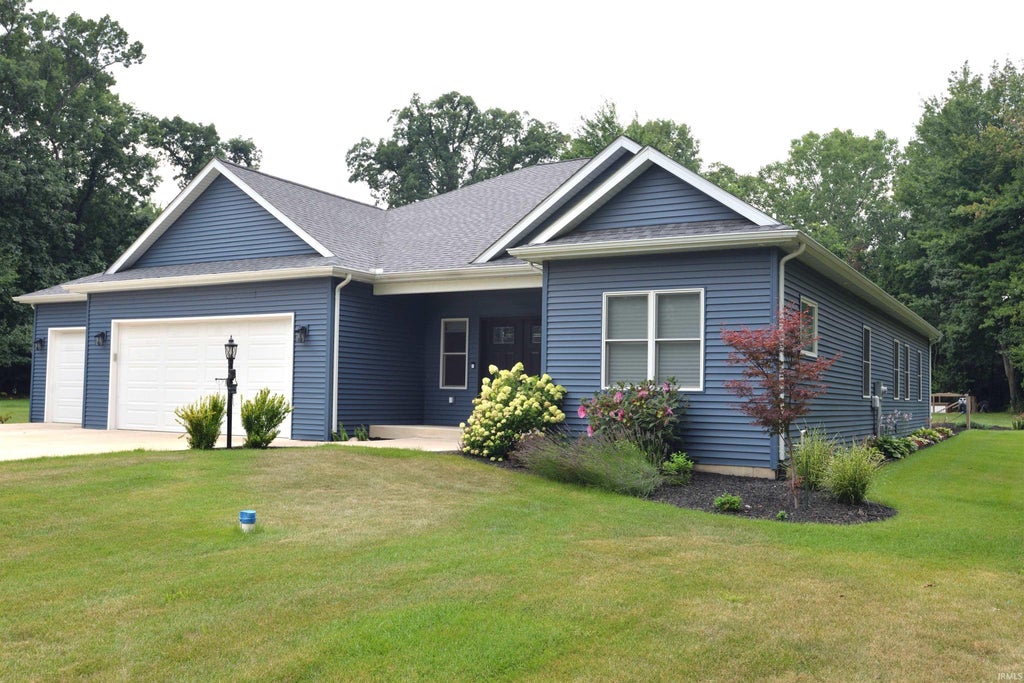 Photo of 52427 Lynnewood Avenue, South Bend, IN 46628 (MLS # 202630321)