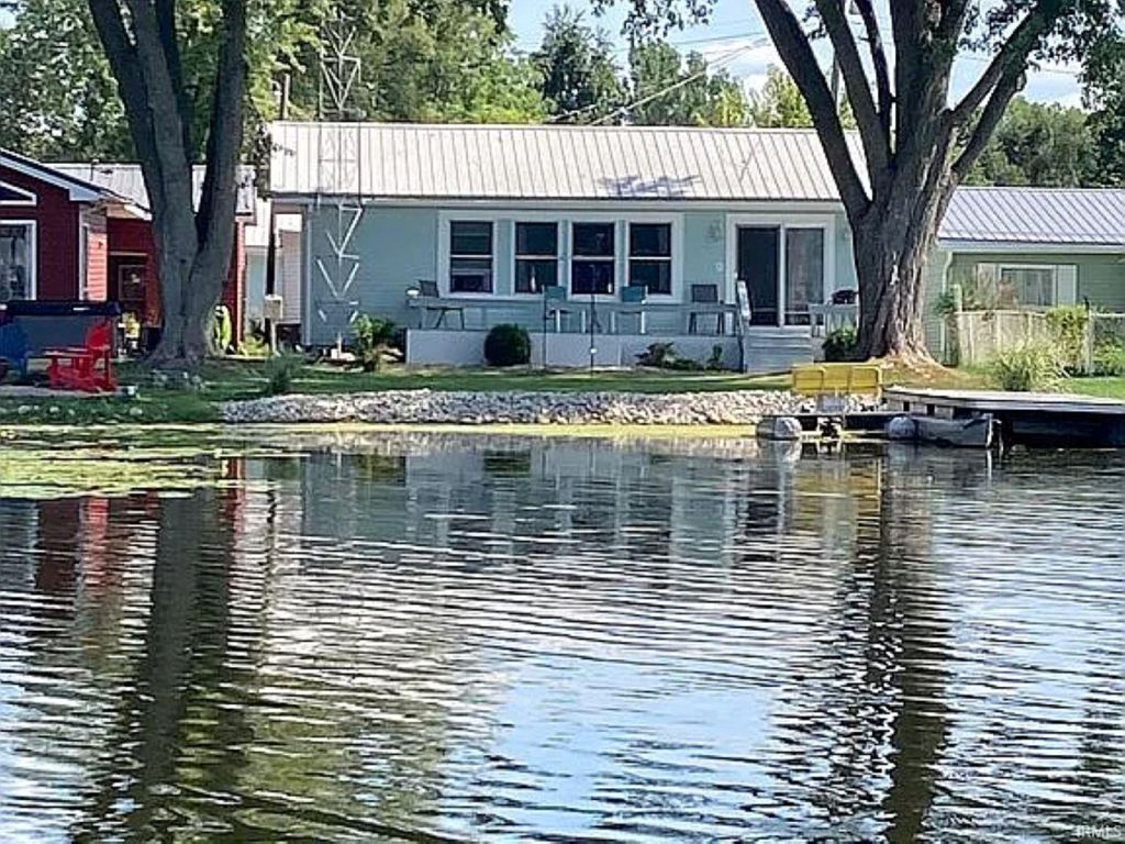 Photo of 3036 SE Lakeshore Drive, Macy, IN 46951 (MLS # 202616720)
