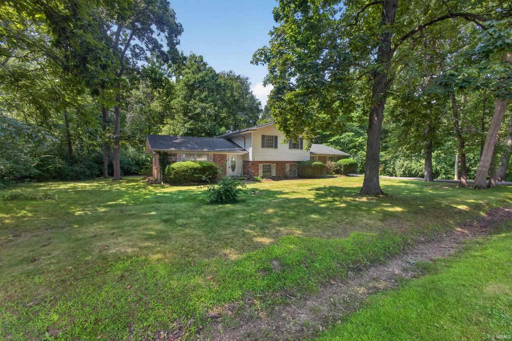 Photo of 4760 Whippoorwill Drive, Lafayette, IN 47909 (MLS # 202628227)