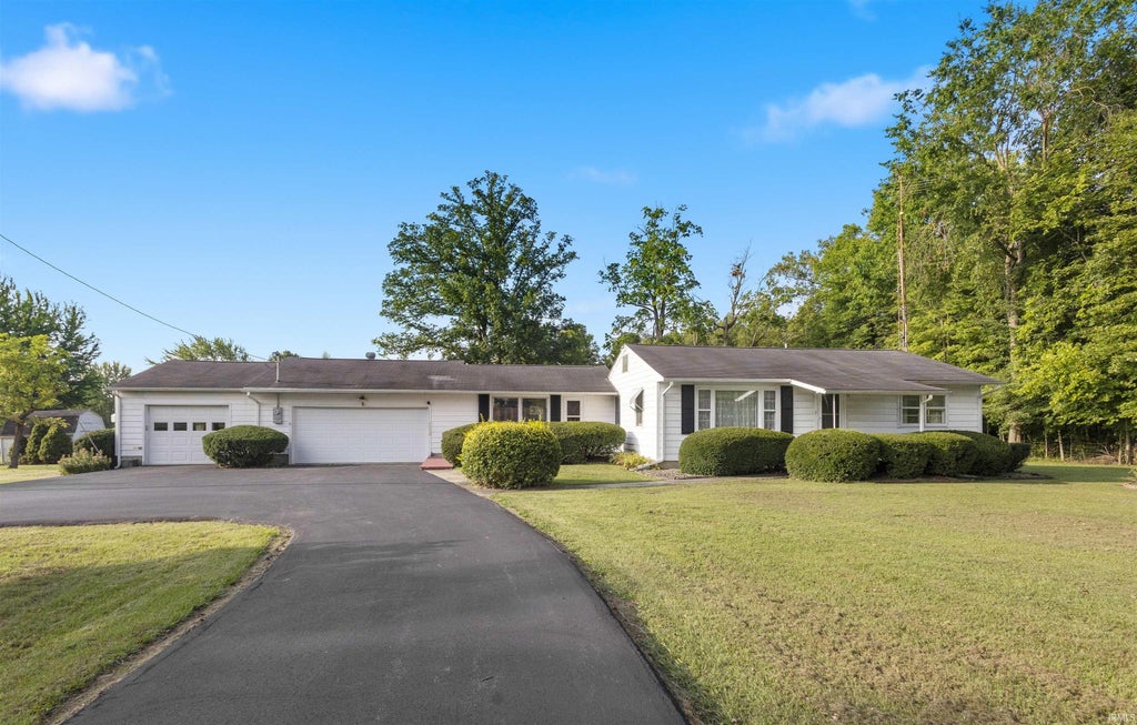Photo of 2722 E 450 North Road, Marion, IN 46952 (MLS # 202635754)