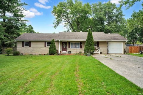 Photo of 151 Trinton Circle, Bedford, IN 47421 (MLS # 202627232)
