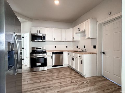 Tiny photo for 733 S ARMSTRONG Street, Kokomo, IN 46901 (MLS # 202534399)