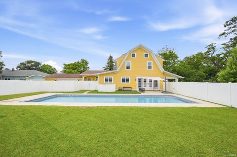 Tiny photo for 1108 Audubon Road, New Castle, IN 47362 (MLS # 202629770)