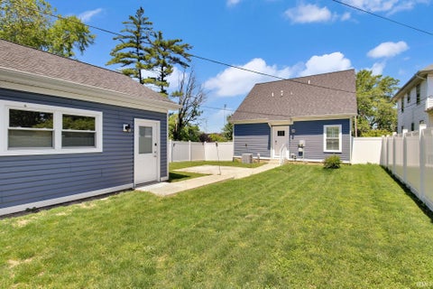 Tiny photo for 407 E VAILE Avenue, Kokomo, IN 46901 (MLS # 202621315)