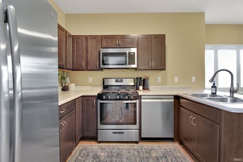 Tiny photo for 407 E VAILE Avenue, Kokomo, IN 46901 (MLS # 202621315)
