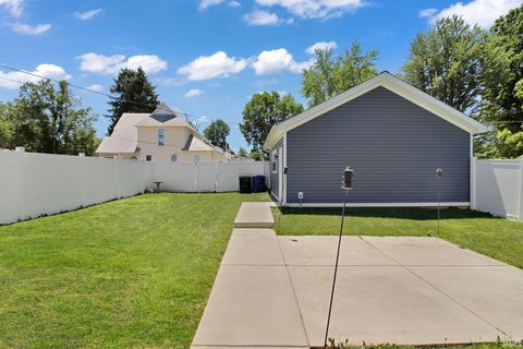 Tiny photo for 407 E VAILE Avenue, Kokomo, IN 46901 (MLS # 202621315)