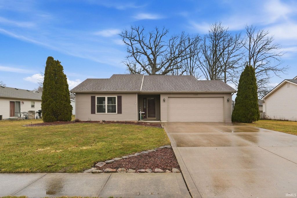 Photo of 1102 Hideaway Drive, Auburn, IN 46706 (MLS # 202607240)