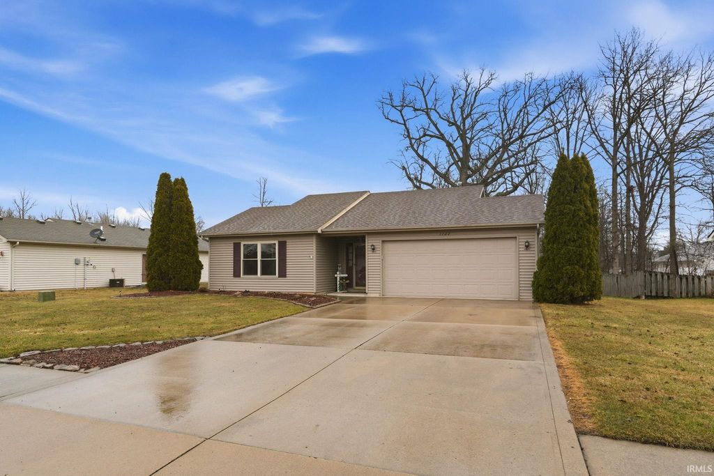 Photo of 1102 Hideaway Drive, Auburn, IN 46706 (MLS # 202607240)
