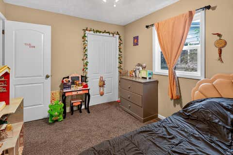 Tiny photo for 910 Tomahawk Boulevard, Kokomo, IN 46902 (MLS # 202631365)