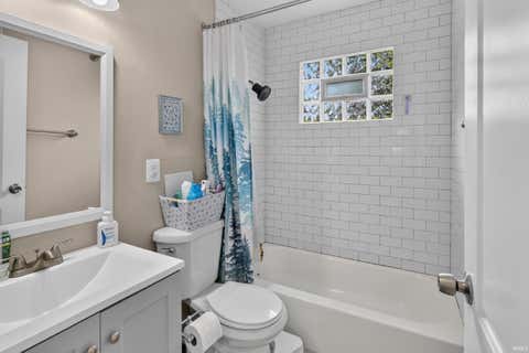 Tiny photo for 910 Tomahawk Boulevard, Kokomo, IN 46902 (MLS # 202631365)