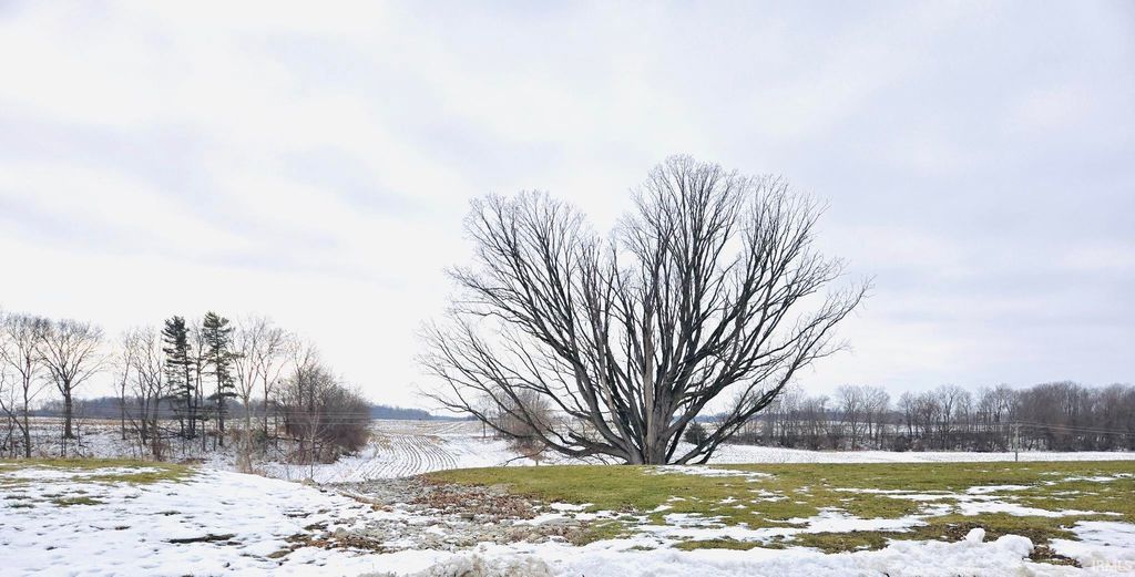 Photo of 362 W Orchid Court, Columbia City, IN 46725 (MLS # 202548797)