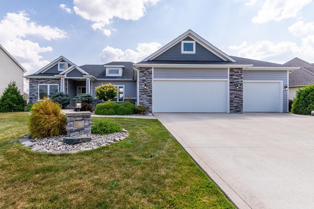 Photo of 6808 Canvasback Trail, Fort Wayne, IN 46845 (MLS # 202631232)