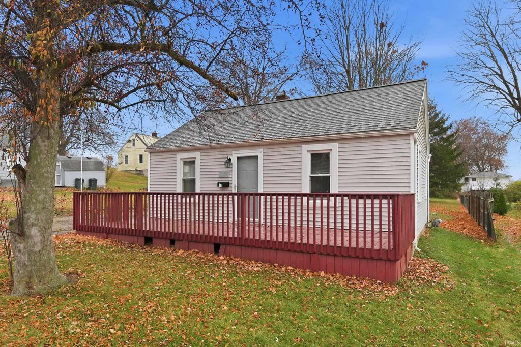 Photo of 1004 Keller Drive, New Haven, IN 46774 (MLS # 202546617)