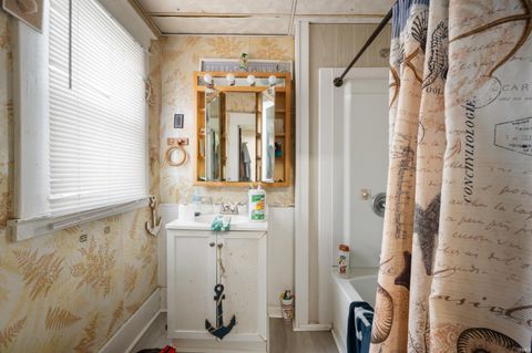 Tiny photo for 610 W Foster Street, Kokomo, IN 46902 (MLS # 202503473)