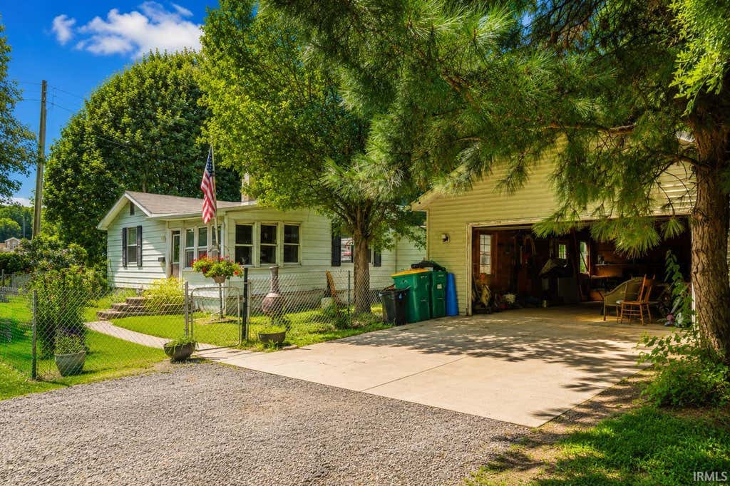Photo of 1501 Panama Street, Mishawaka, IN 46544 (MLS # 202634872)