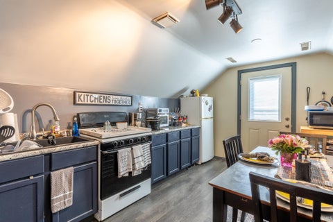 Tiny photo for 6216 Fairfield Avenue, Fort Wayne, IN 46807 (MLS # 202643837)