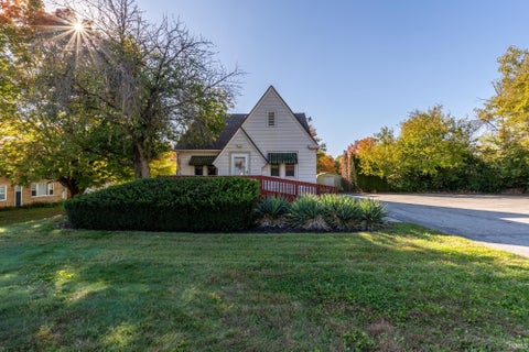 Photo of 6216 Fairfield Avenue, Fort Wayne, IN 46807 (MLS # 202643837)