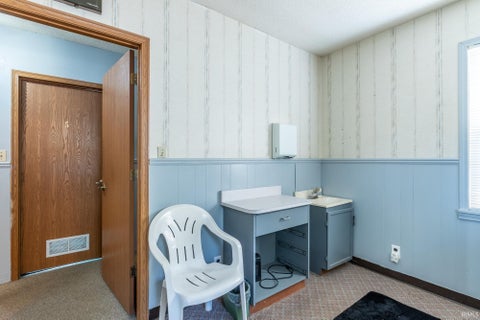 Tiny photo for 6216 Fairfield Avenue, Fort Wayne, IN 46807 (MLS # 202643837)