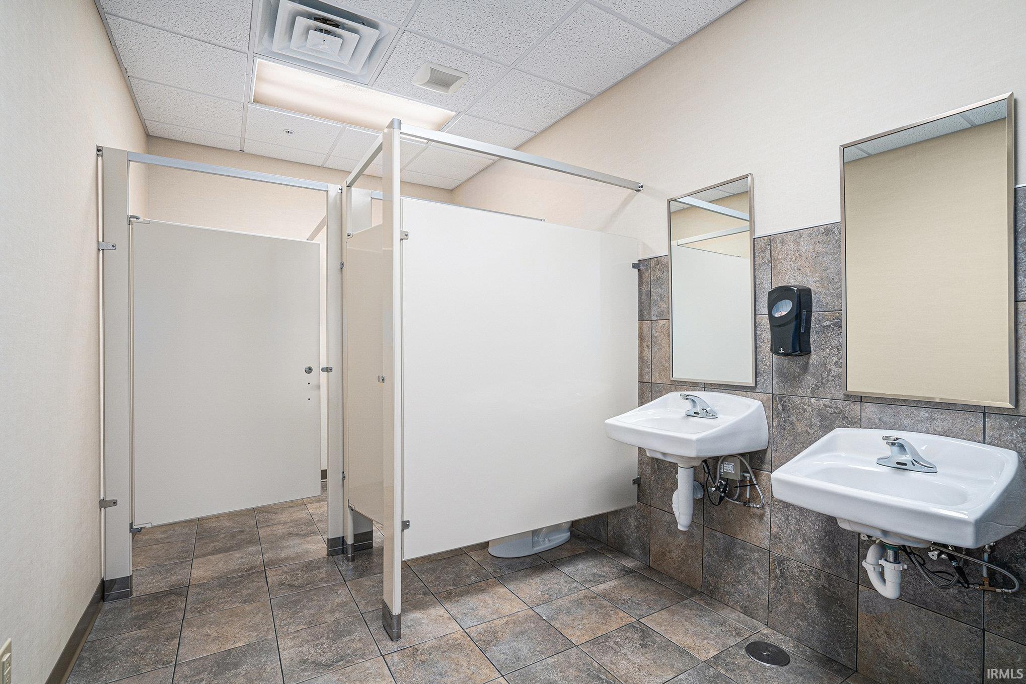 Elkhart, Indiana 46516, United States, ,Commercial,Active,2197