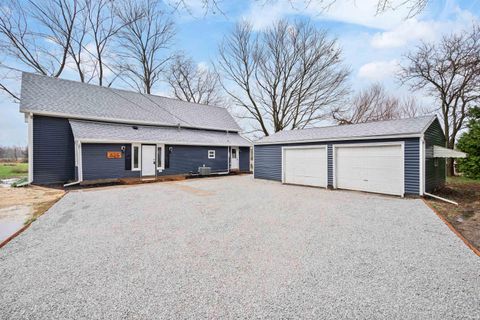 Tiny photo for 825 N Carter Street, Greentown, IN 46936 (MLS # 202619747)