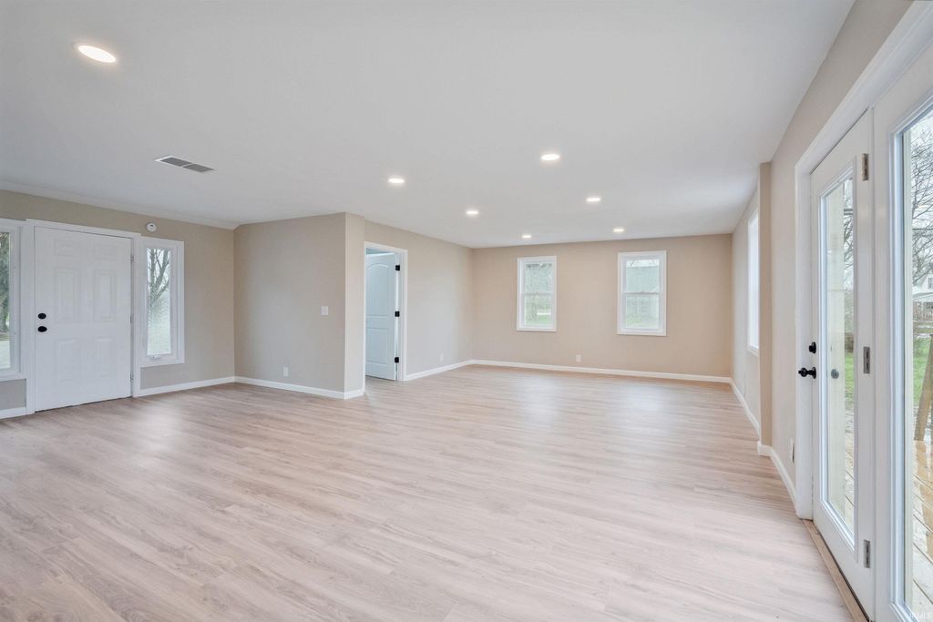 Photo of 825 N Carter Street, Greentown, IN 46936 (MLS # 202619747)