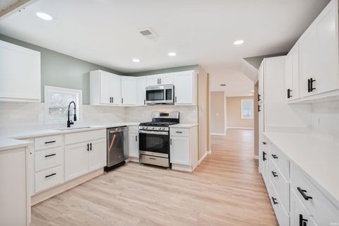 Tiny photo for 825 N Carter Street, Greentown, IN 46936 (MLS # 202619747)