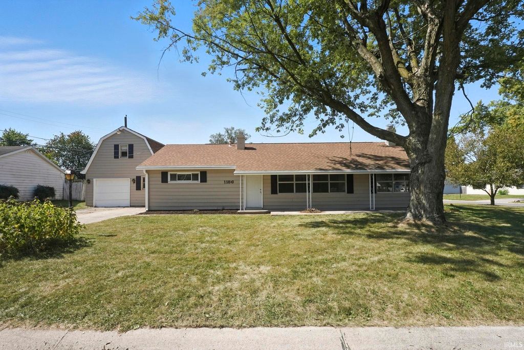 Photo of 1186 Braeburn Drive, New Haven, IN 46774 (MLS # 202537282)