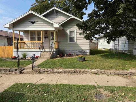 Tiny photo for 2309 S Mulberry Street, Muncie, IN 47302 (MLS # 202640970)