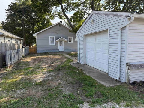 Tiny photo for 2309 S Mulberry Street, Muncie, IN 47302 (MLS # 202640970)
