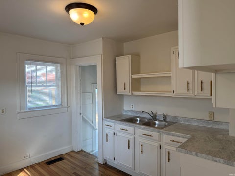 Tiny photo for 2309 S Mulberry Street, Muncie, IN 47302 (MLS # 202640970)